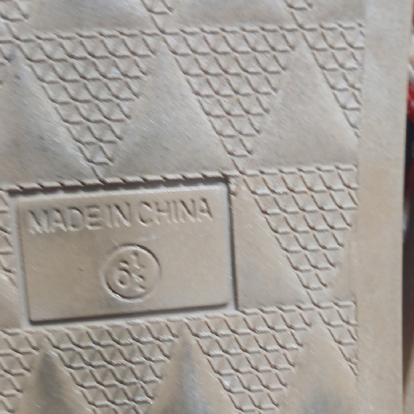 Colorful  Women's Sandals, By Crown & Ivy, Made Out Of Colorful Fabrics, Sz 6.5 - Picture 4 of 5